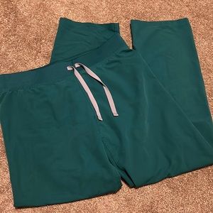 FIGS Livingston | Hunter Green